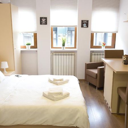 Grand Central Accommodation - Smardan 布加勒斯特 外观 照片